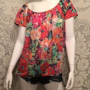 📌3/$20 - Floral, Pleated Top Blouse